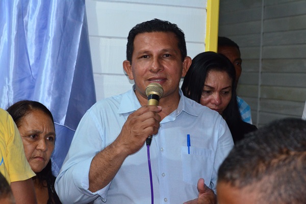 Prefeitura inaugura escola na comunidade do Ariramba.
